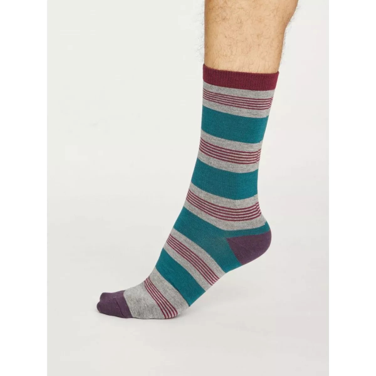 Chaussettes rayées homme en bambou et coton bio bleu et verte 