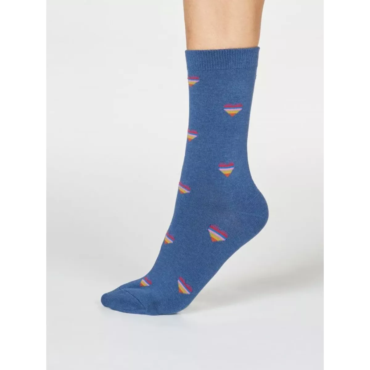 Chaussettes bambou bleu imprimé coeur de la marque Thought