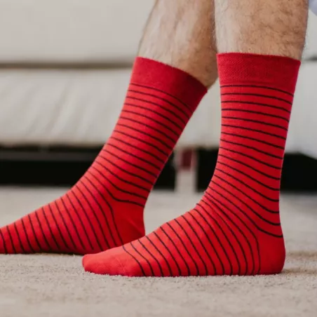 Chaussettes rouge rayées noires en coton biologique