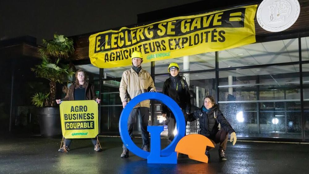 La FNSEA, ainsi que cinq grands groupes de l'agro-industrie ont été ciblé par six actions militantes de Greenpeace pour dénoncer les « vrais coupables de la crise agricole »